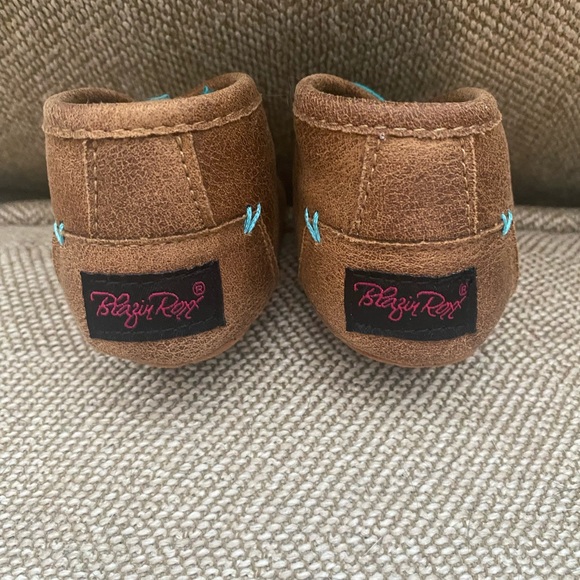 Blazin’ Roxx Infant Faux Leather Chukka Bootie. Brown W/Turquoise Weave. Sz 0-6M - Picture 6 of 15